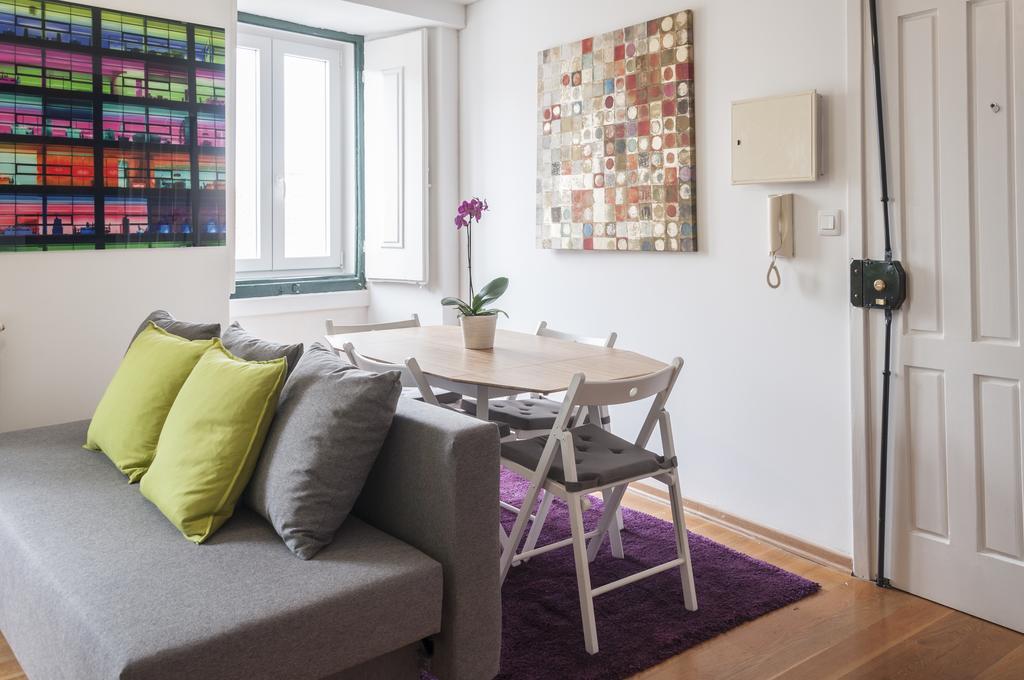 Contemporary Lisbon Apartment In Historical Chiado Exterior photo